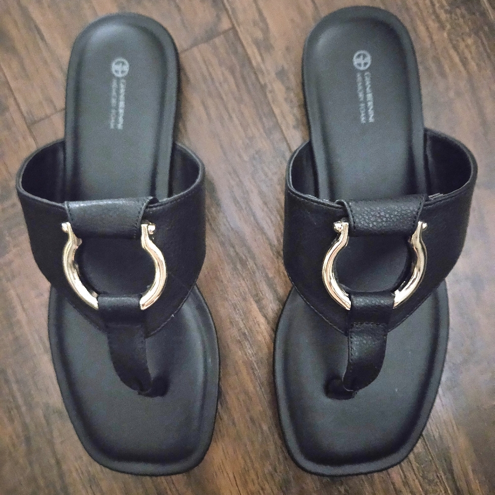 Black Leather Sandals with SilverAccent